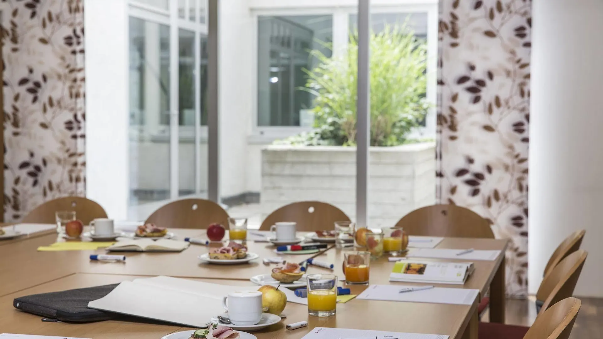 Austria Trend Hotel Anatol Wien 4*,  Österreich