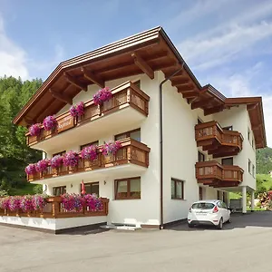 Gaestehaus Bergkristall Sölden